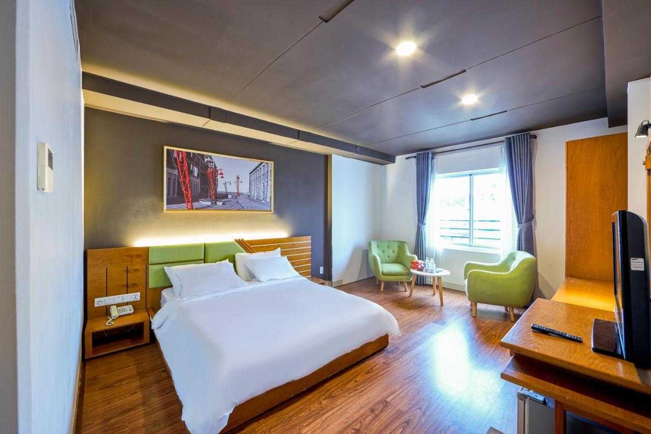 The Noble Swan Hotel Saigon Хошимин Экстерьер фото