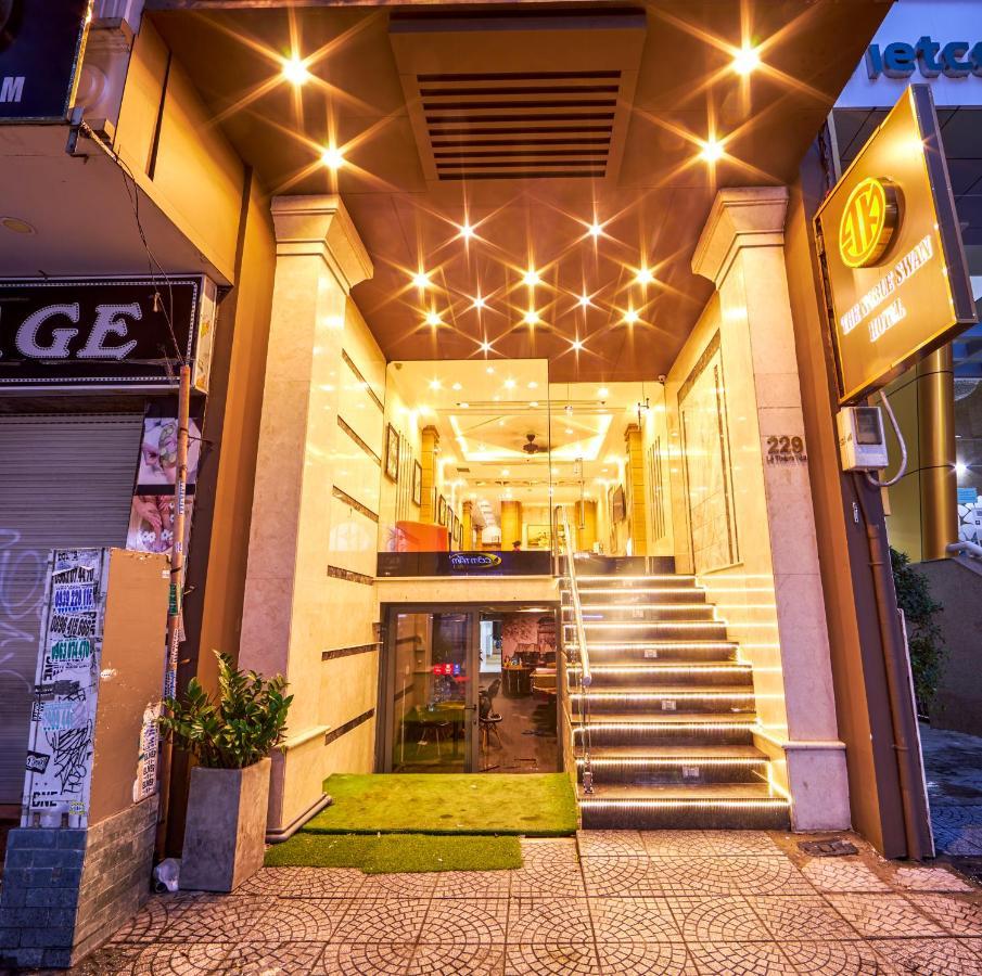 The Noble Swan Hotel Saigon Хошимин Экстерьер фото